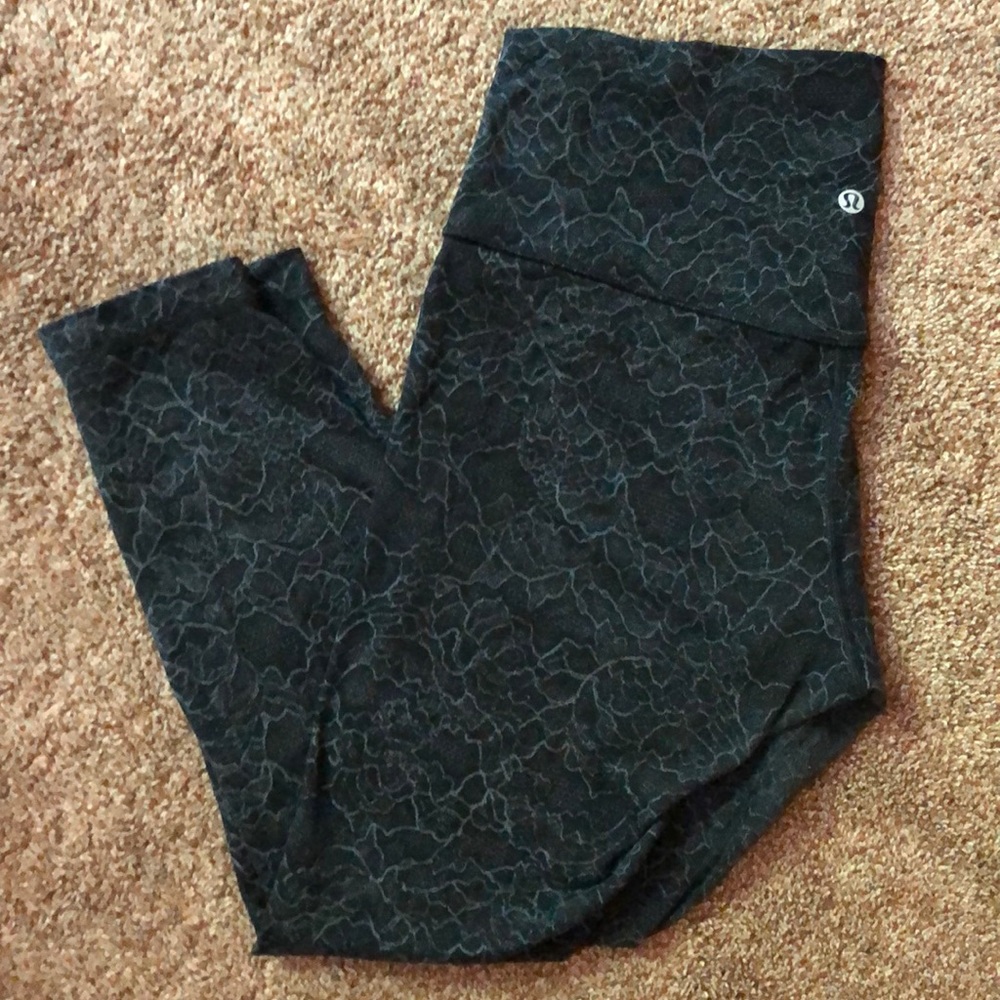 Lulu Capri leggings